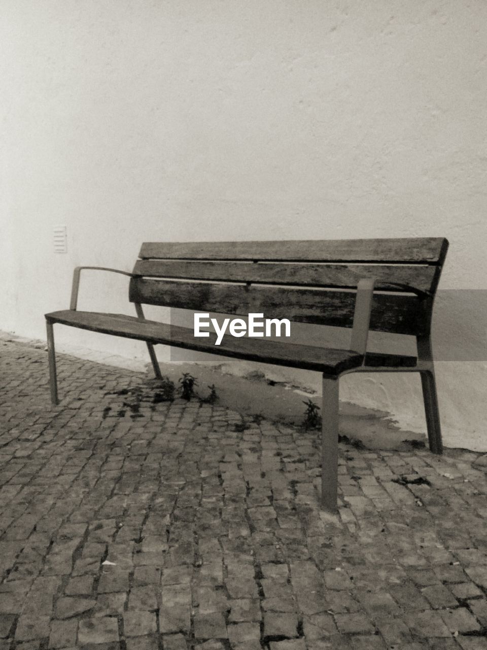 EMPTY BENCH