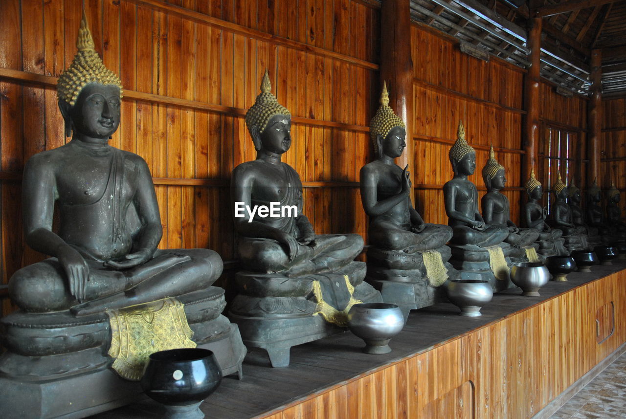 STATUE OF BUDDHA IN TEMPLE