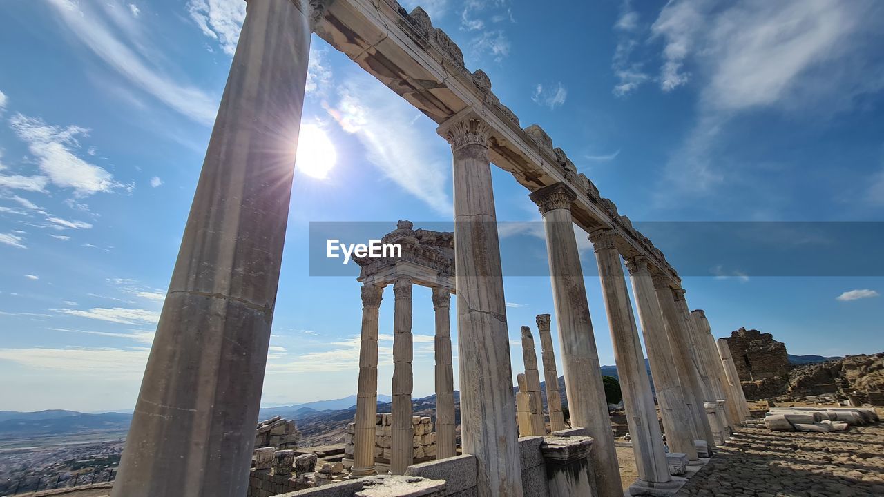 LOW ANGLE VIEW OF HISTORICAL BUILDING