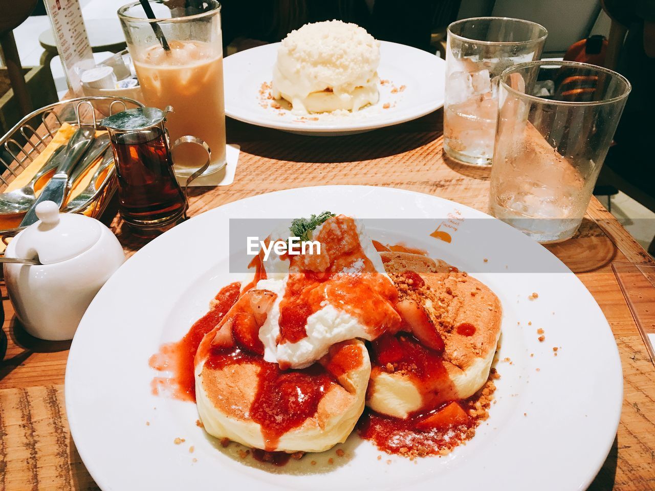 CLOSE-UP OF FOOD SERVED ON TABLE