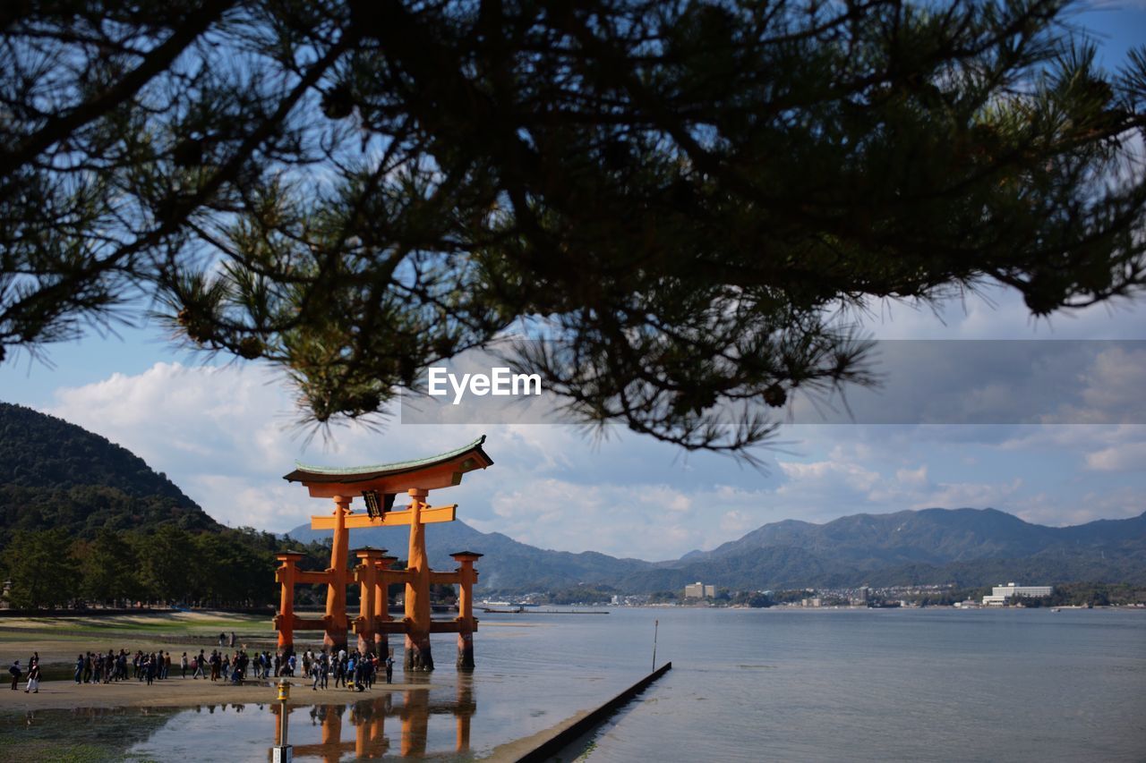 Itsukushima shrine japan