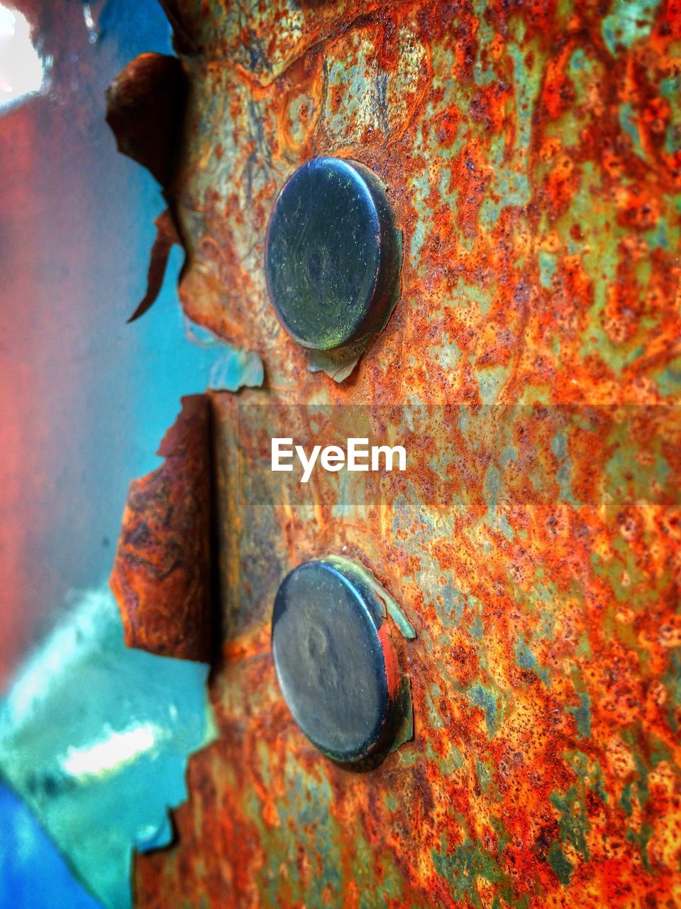 EXTREME CLOSE UP OF RUSTY METAL