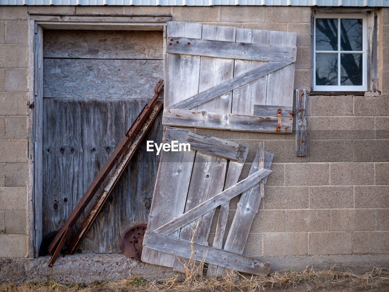 ABANDONED HOUSE