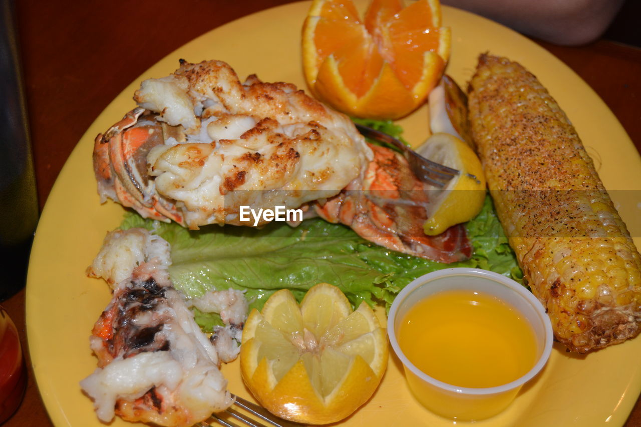 HIGH ANGLE VIEW OF MEAL SERVED IN PLATE