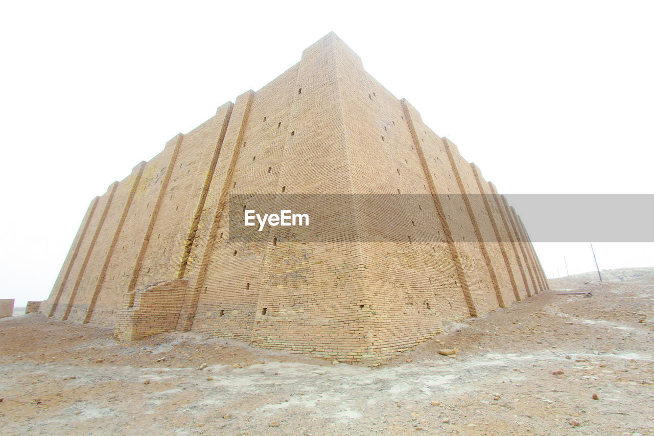 LOW ANGLE VIEW OF OLD RUINS