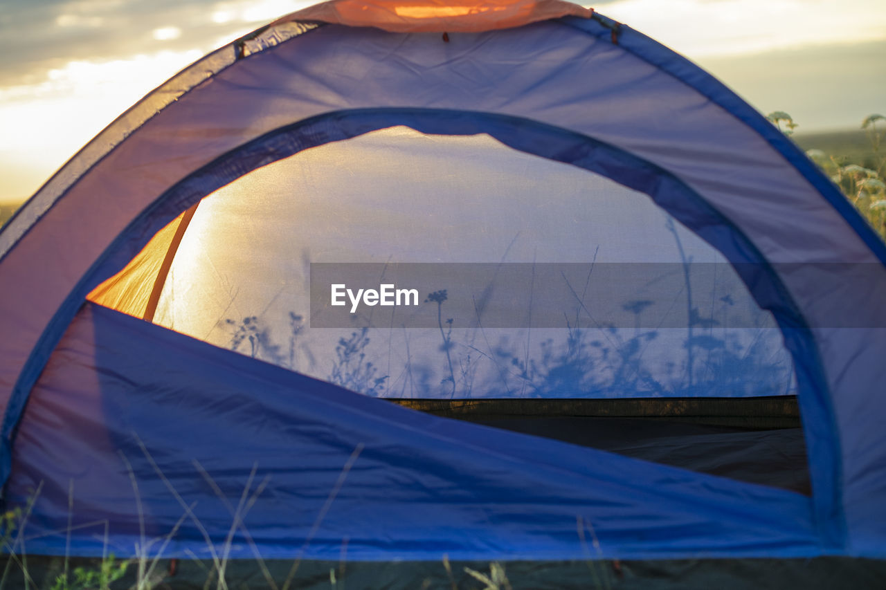 tent in car