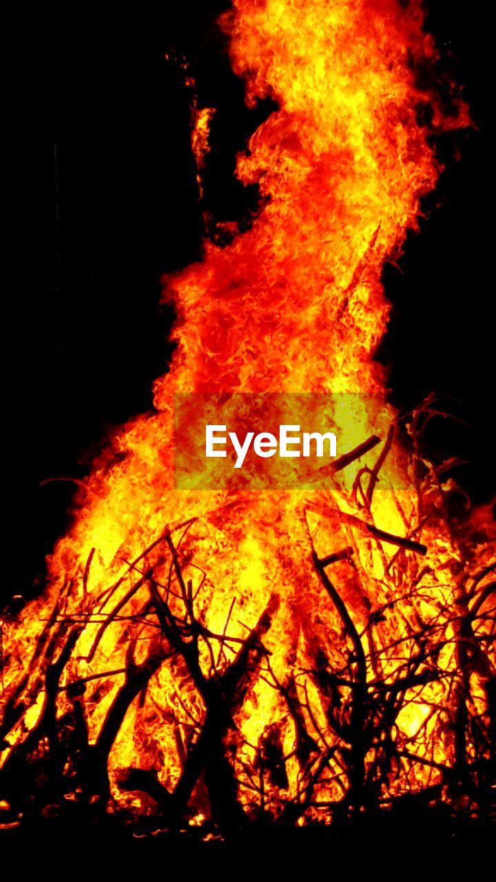 burning, fire, flame, heat, bonfire, nature, orange color, warning sign, no people, font, night, sign, glowing, communication, outdoors, campfire, tree, motion, forest, accidents and disasters