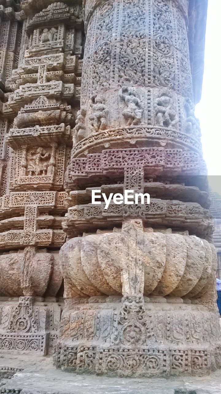 LOW ANGLE VIEW OF A STATUE