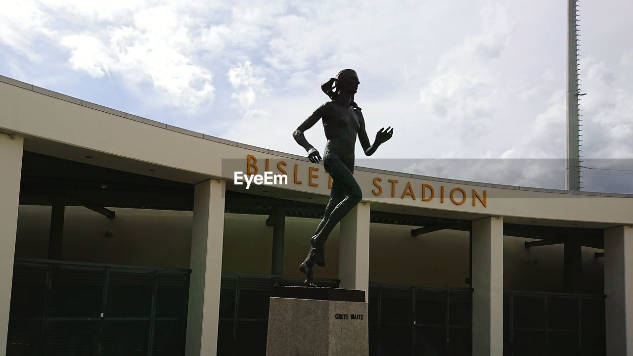 The grete waitz statue outside bislett stadion 