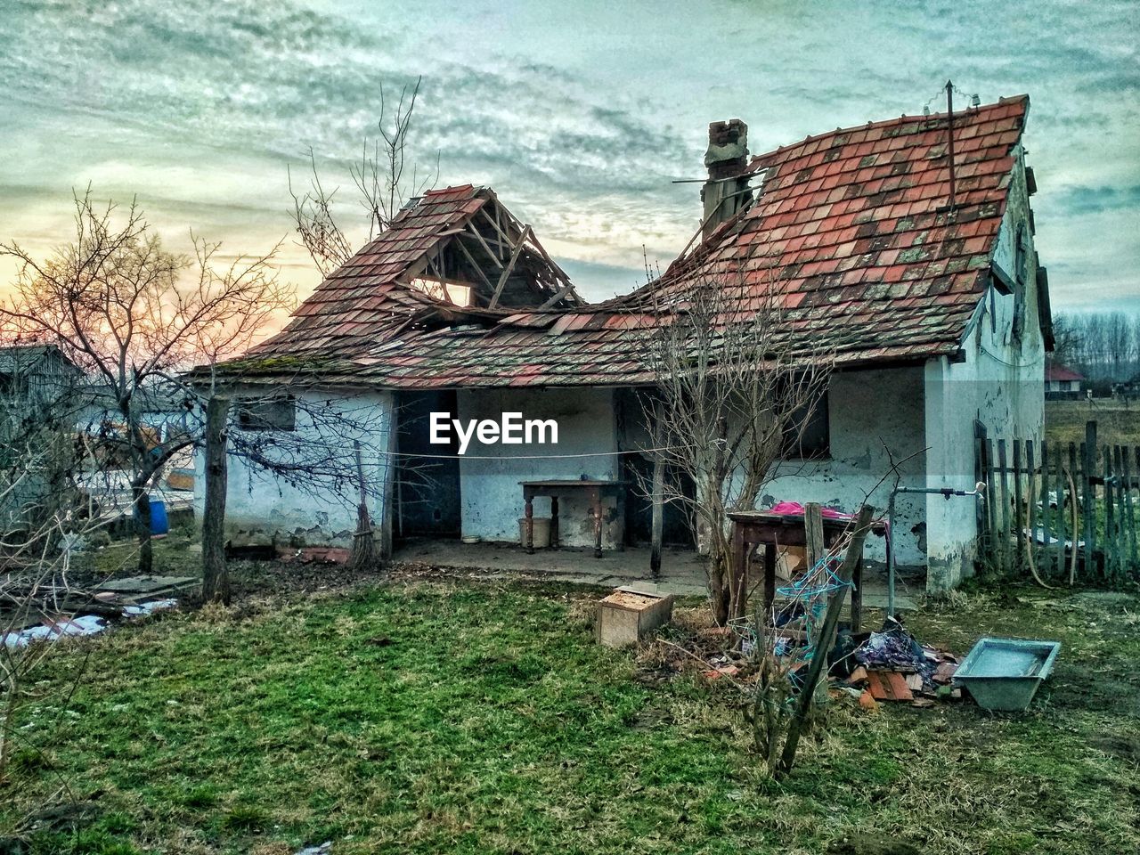 ABANDONED HOUSE