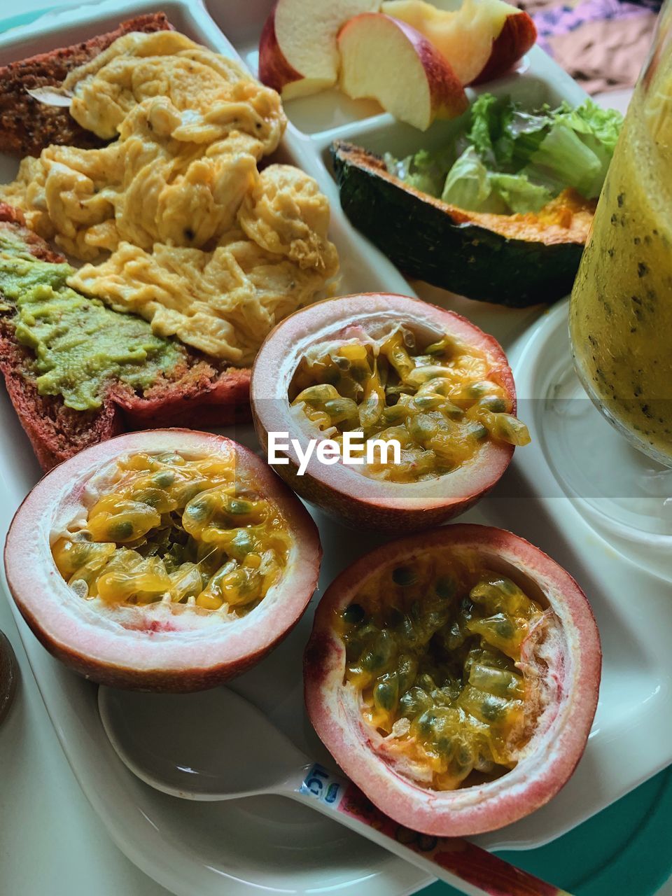 HIGH ANGLE VIEW OF FOOD SERVED IN PLATE