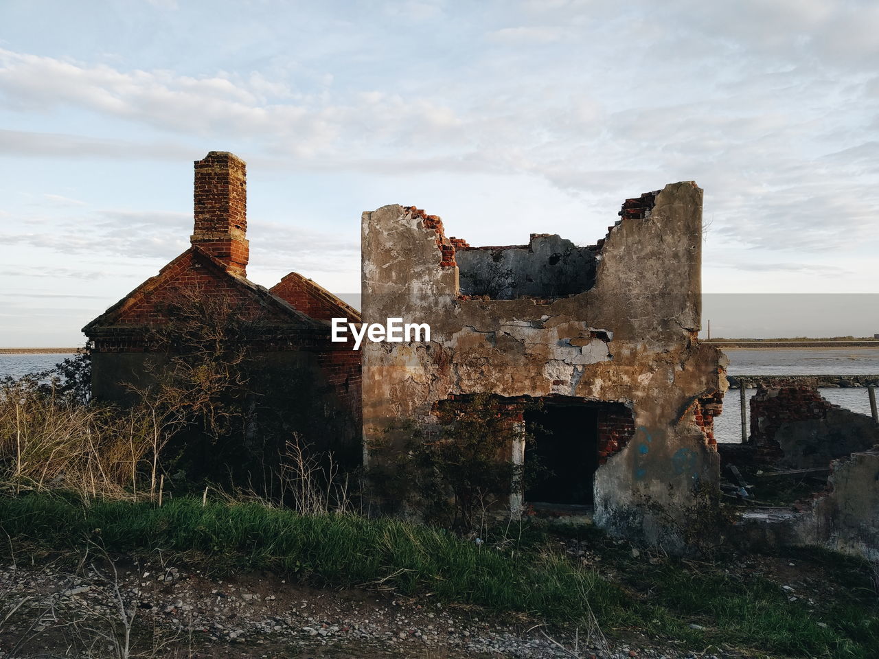 OLD RUINS OF BUILDING