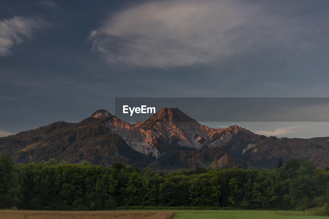 SCENIC VIEW OF MOUNTAIN AGAINST SKY