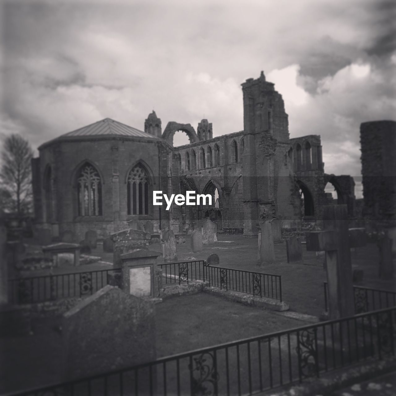 Elgin cathedral against cloudy sky