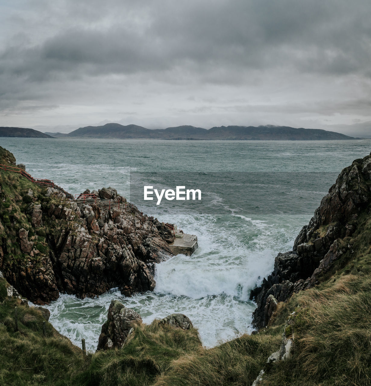 PANORAMIC VIEW OF SEA AGAINST SKY