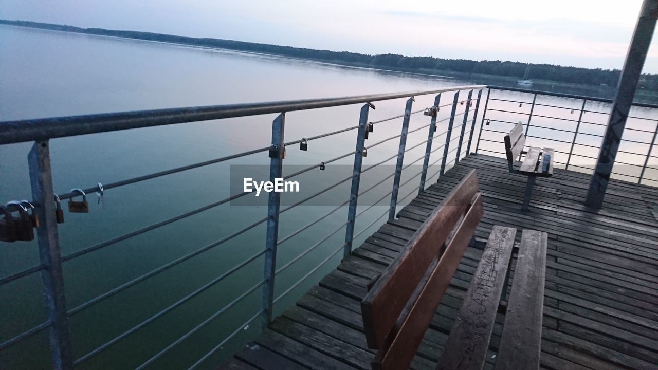 SCENIC VIEW OF SEA AGAINST SKY SEEN FROM BOAT