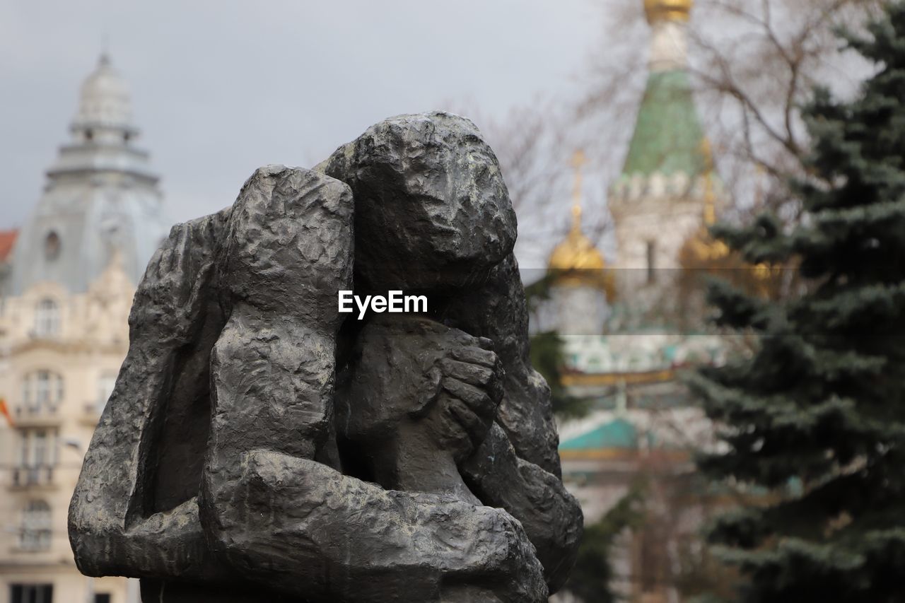 VIEW OF STATUE OF TEMPLE