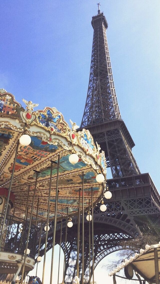 SILHOUETTE OF EIFFEL TOWER