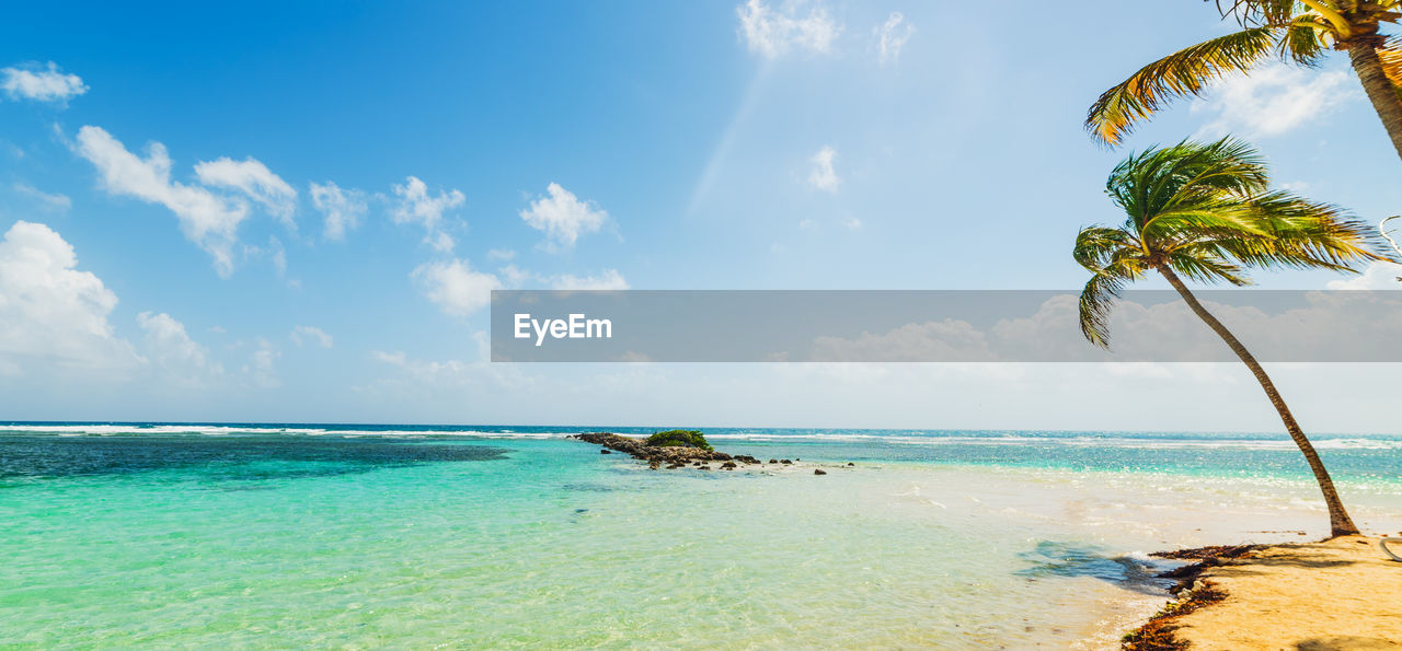 PANORAMIC VIEW OF SEA AGAINST SKY