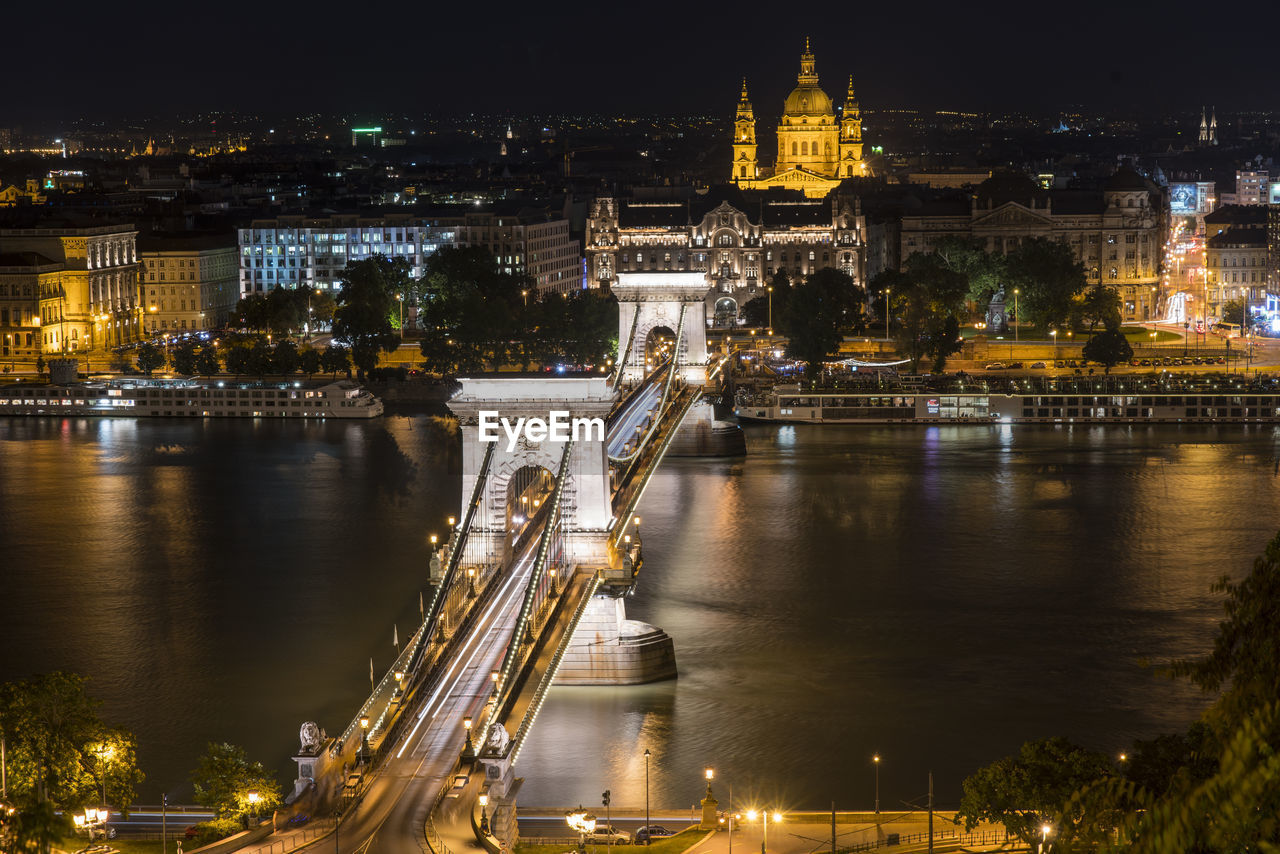 Chains bridge in budapest at night