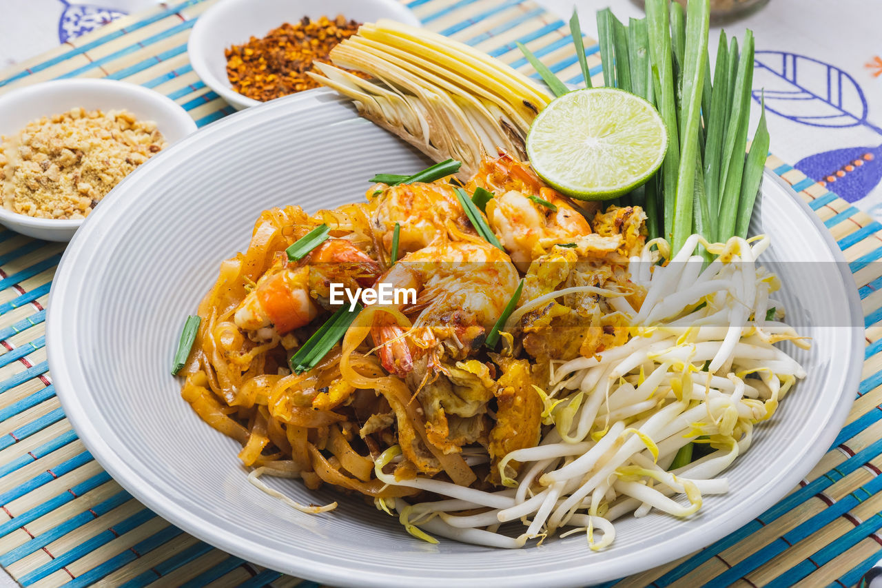 CLOSE-UP OF SERVED FOOD IN PLATE