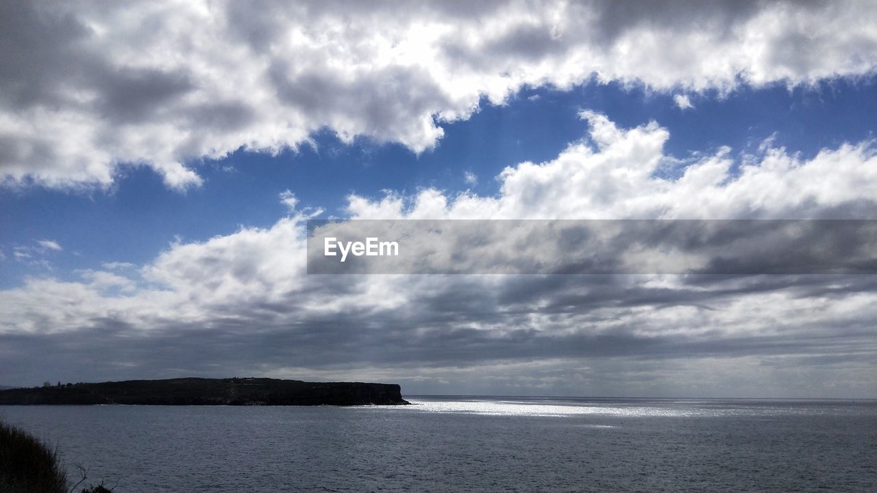 PANORAMIC VIEW OF SEA AGAINST SKY