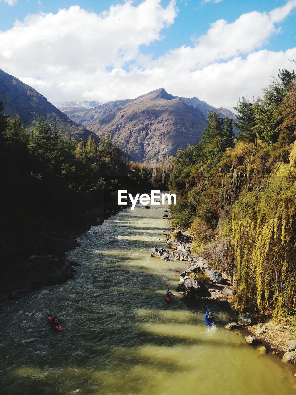 Kayak on the maipo, chile