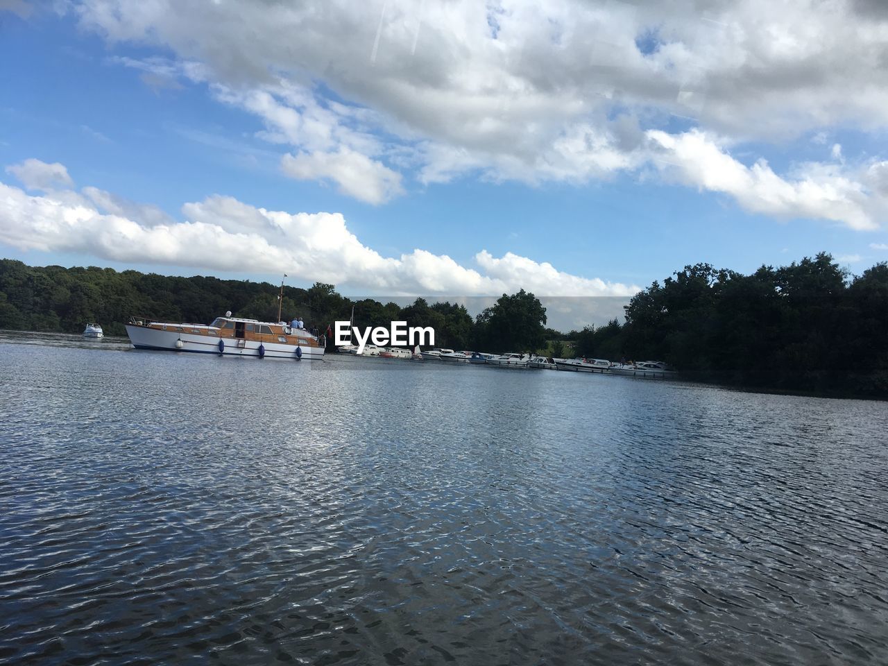 VIEW OF RIVER AGAINST SKY