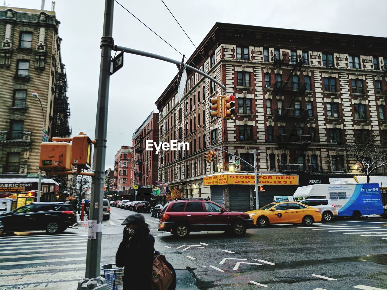 VIEW OF CARS ON CITY STREET