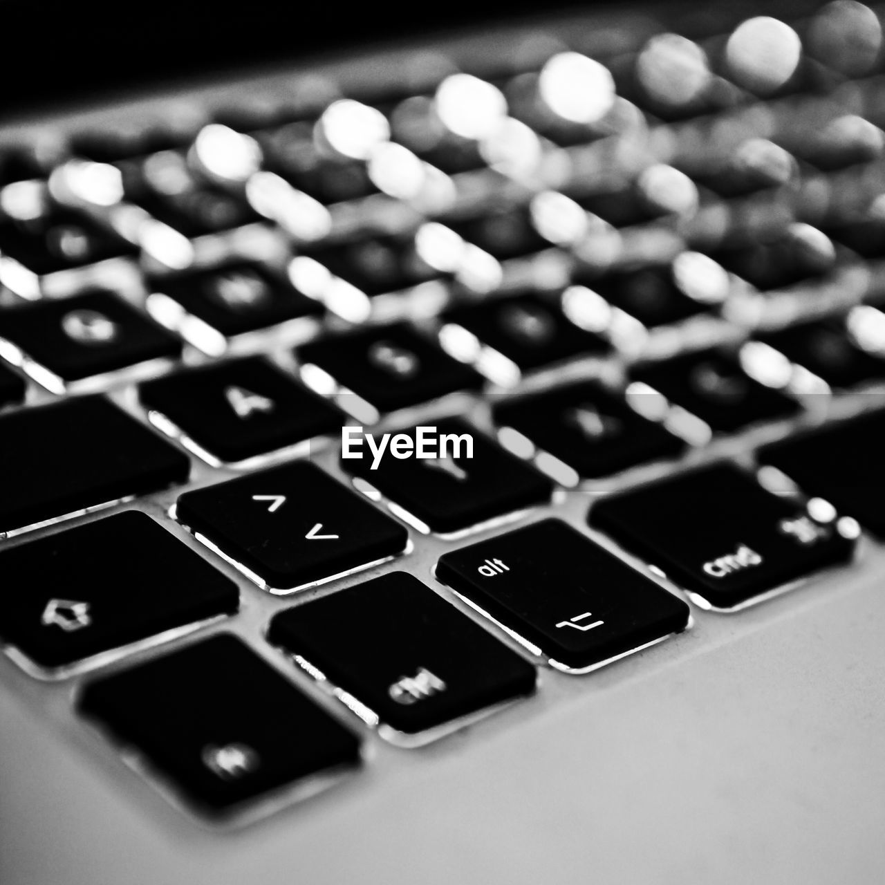 CLOSE-UP OF KEYBOARD ON COMPUTER