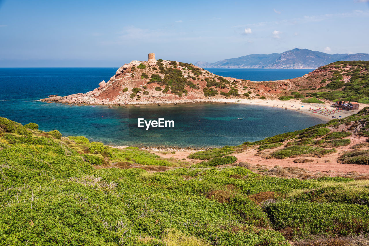 SCENIC VIEW OF SEA AND MOUNTAIN AGAINST SKY