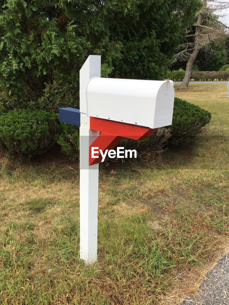 SIGN ON FIELD