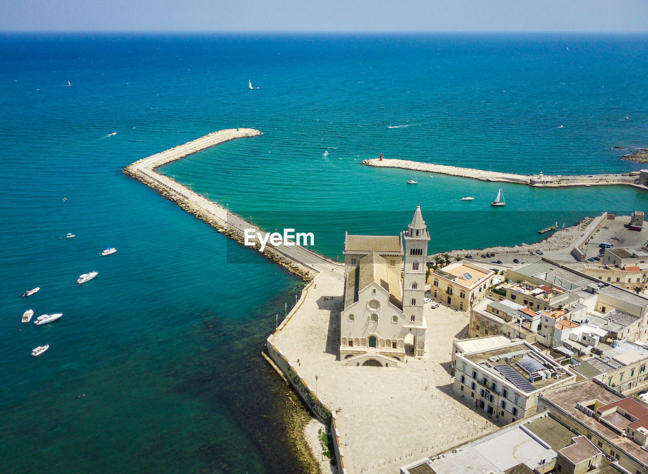 HIGH ANGLE VIEW OF SEA AND BEACH