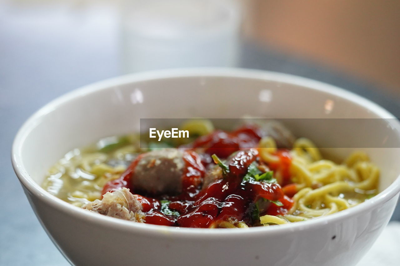 Indonesian noodle soup with meatball baksi