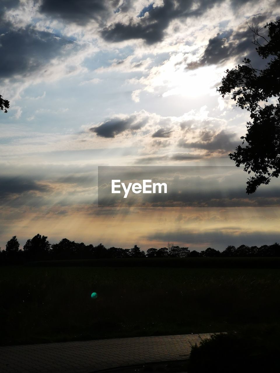 SCENIC VIEW OF SILHOUETTE LANDSCAPE AGAINST SKY