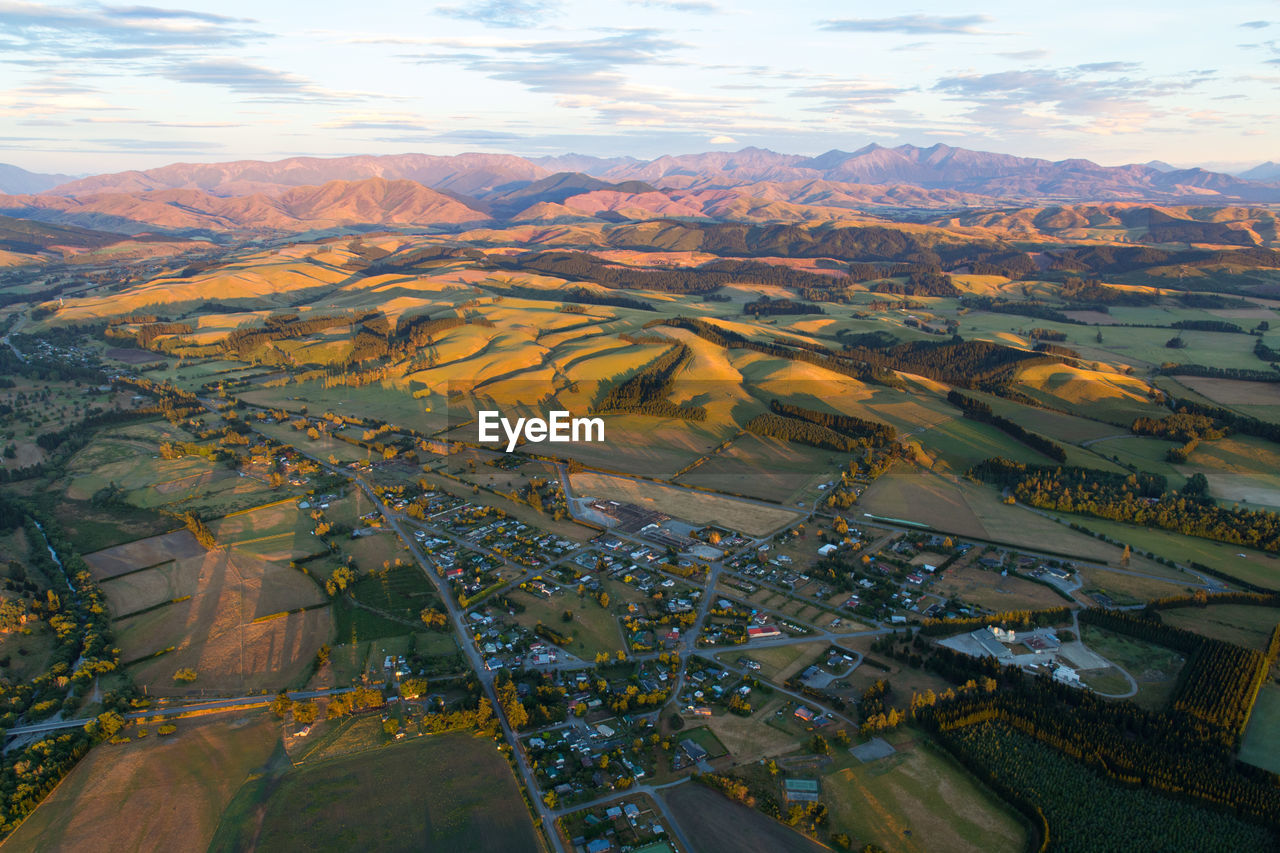 AERIAL VIEW OF LANDSCAPE AGAINST SKY