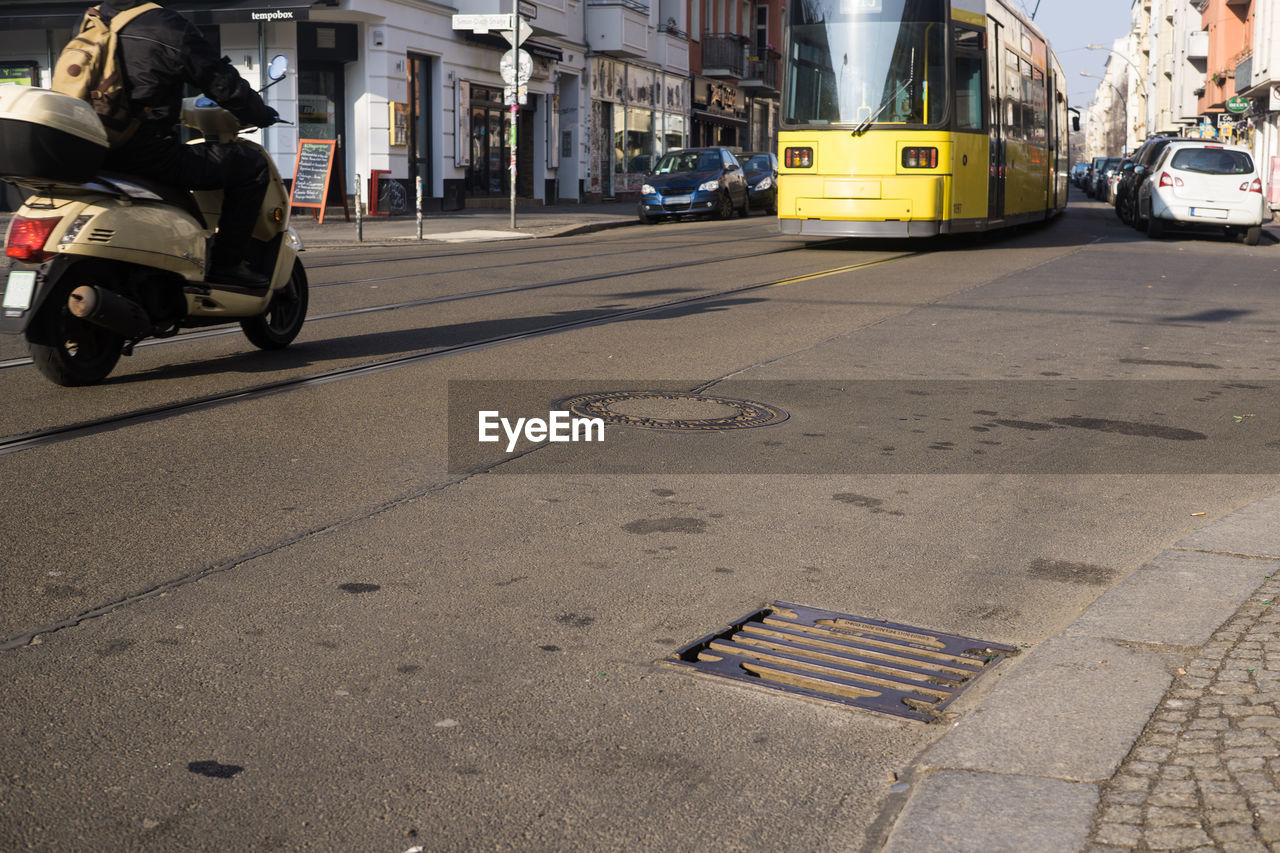 Surface level of vehicles on road