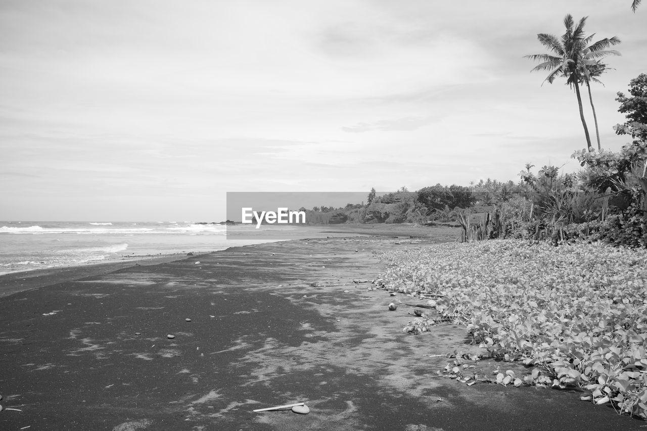 VIEW OF SEA AGAINST SKY