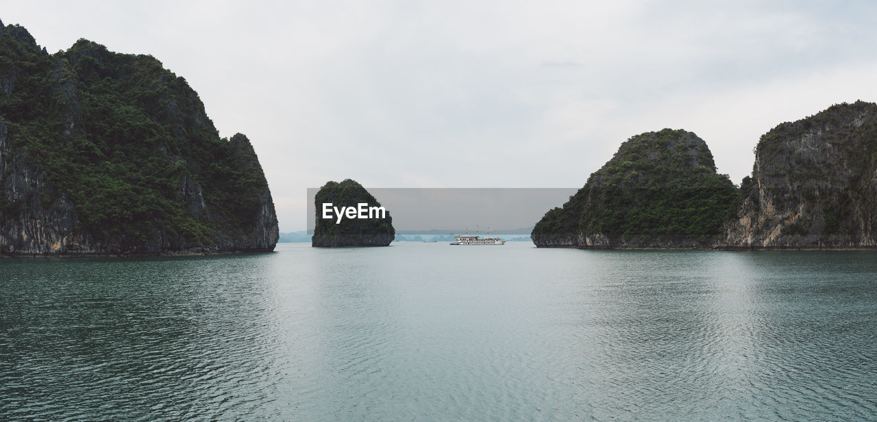 Panoramic view of sea against sky