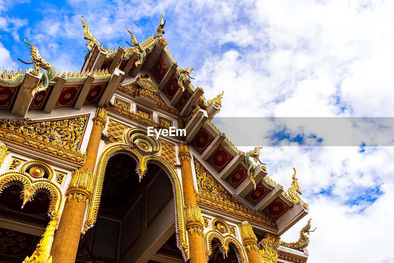 LOW ANGLE VIEW OF TEMPLE AGAINST SKY