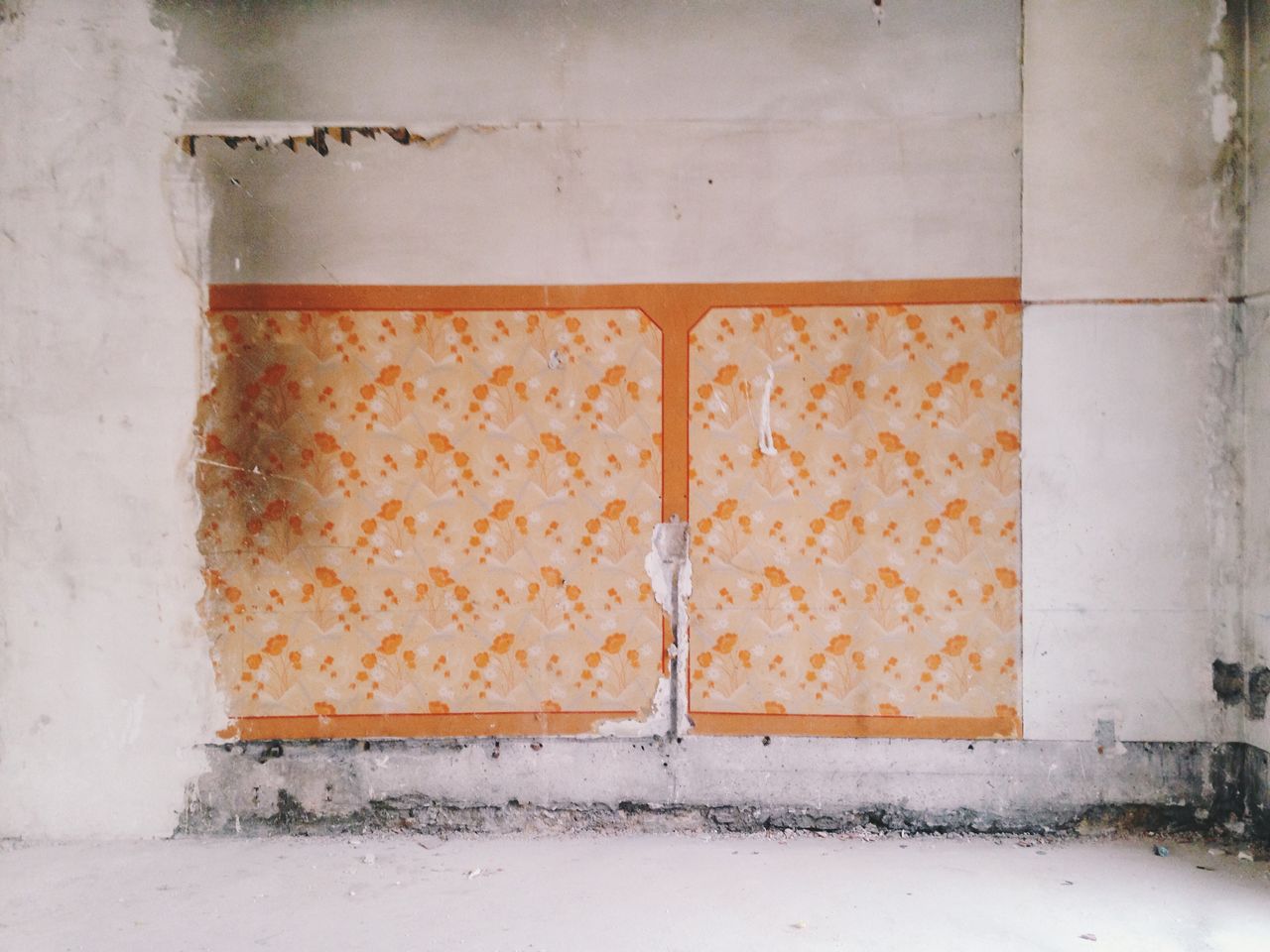 Old wallpaper in abandoned building