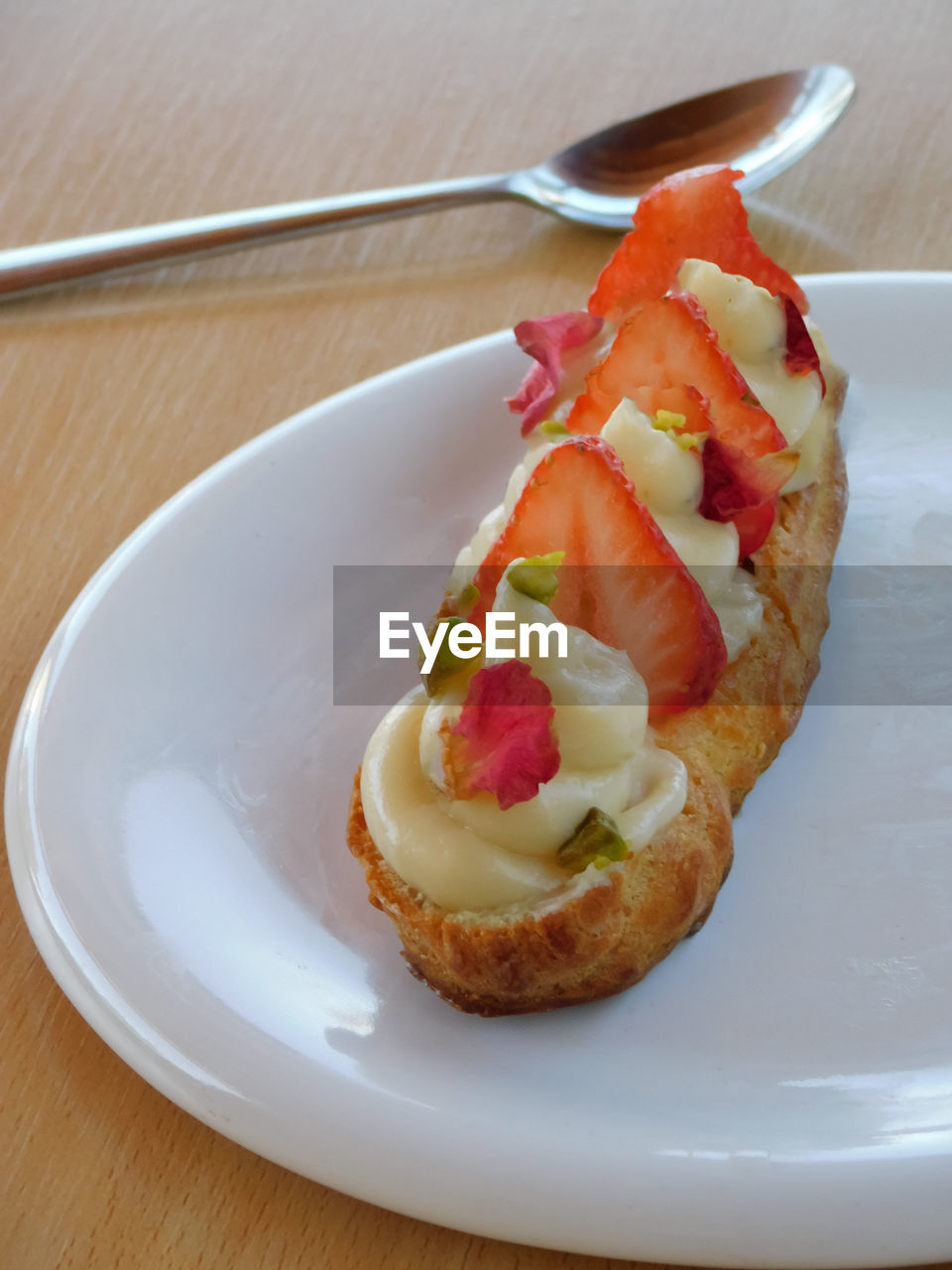 HIGH ANGLE VIEW OF BREAKFAST SERVED ON PLATE