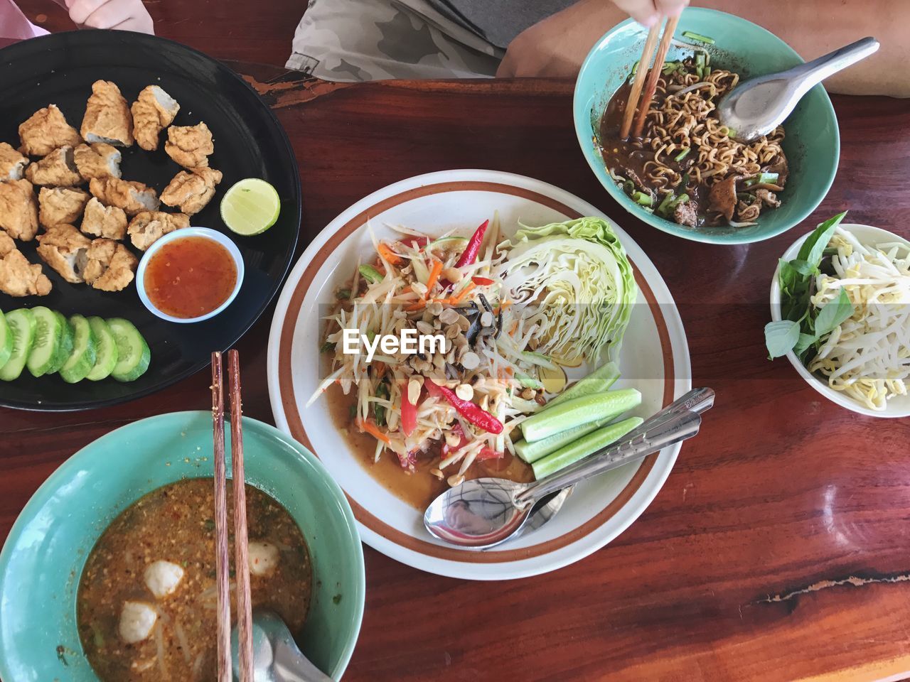 HIGH ANGLE VIEW OF BREAKFAST ON TABLE