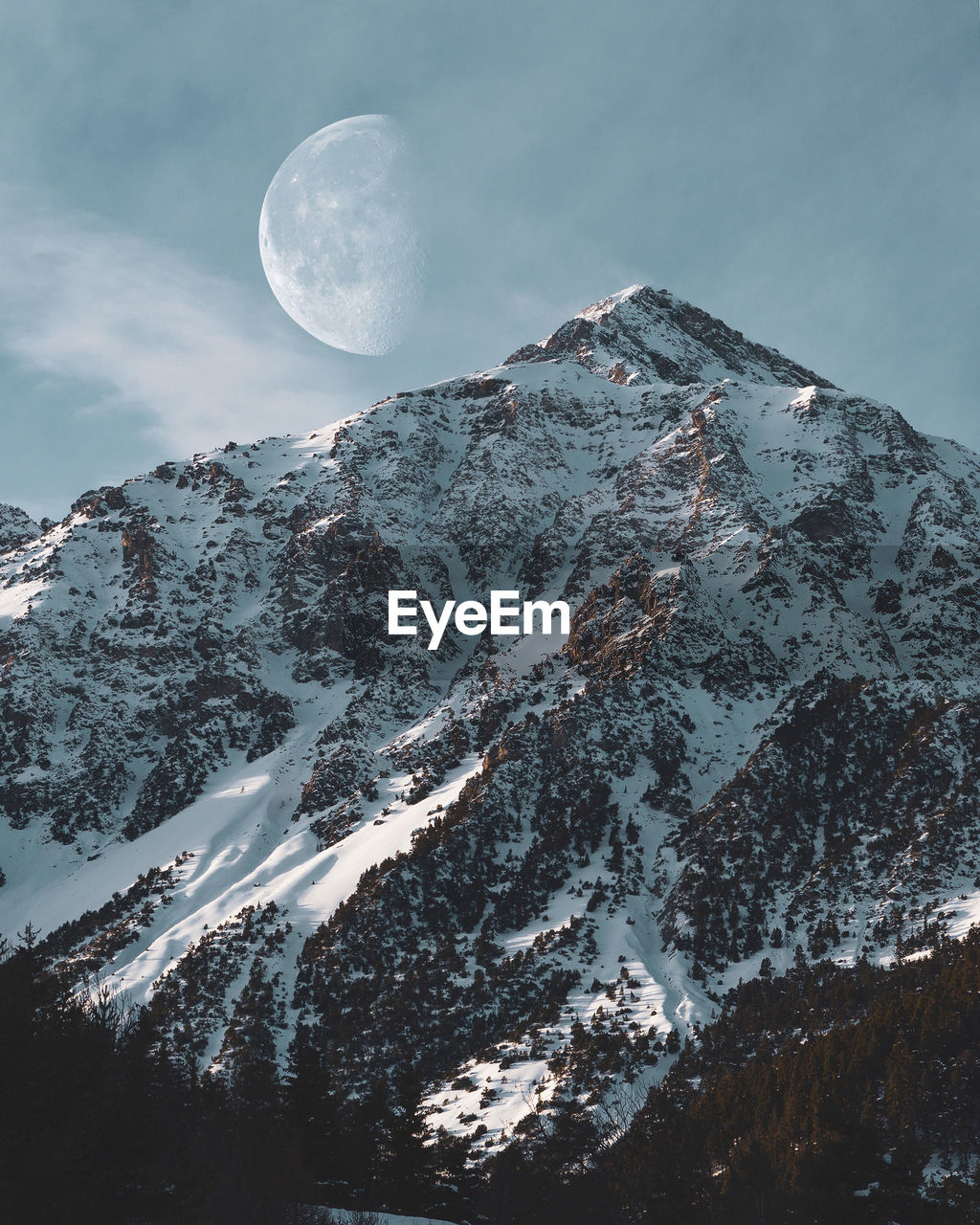 Scenic view of snowcapped mountains against sky piemonte