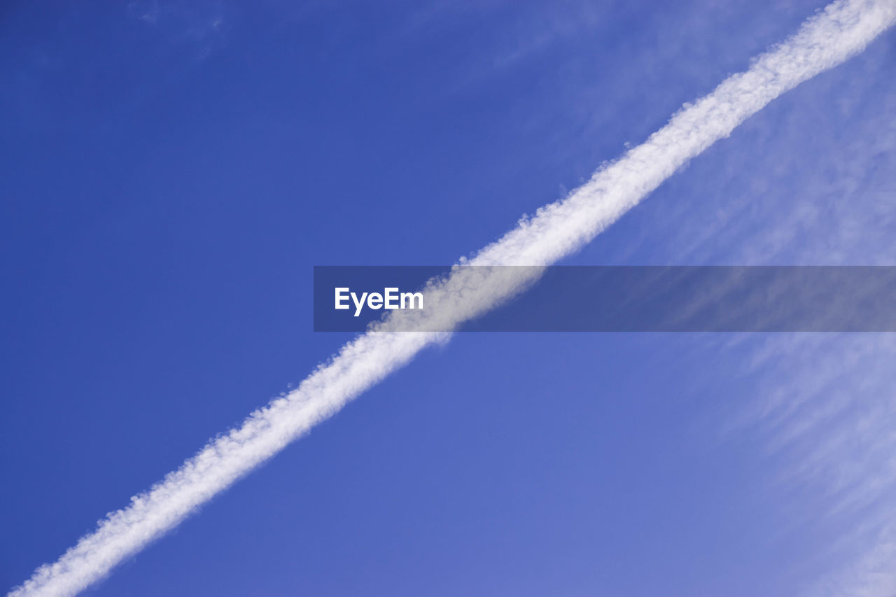 Contrail and sky background