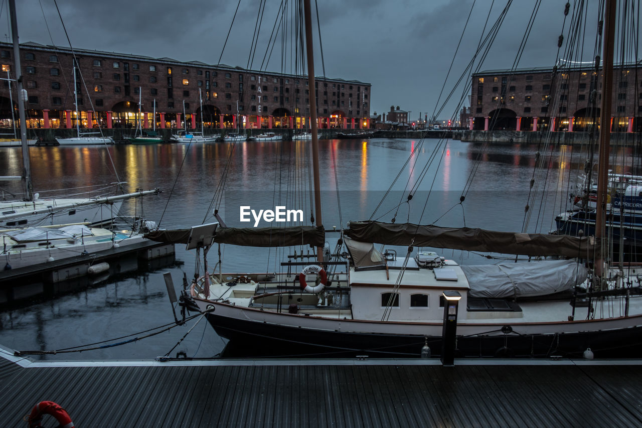 Boats at albert dock