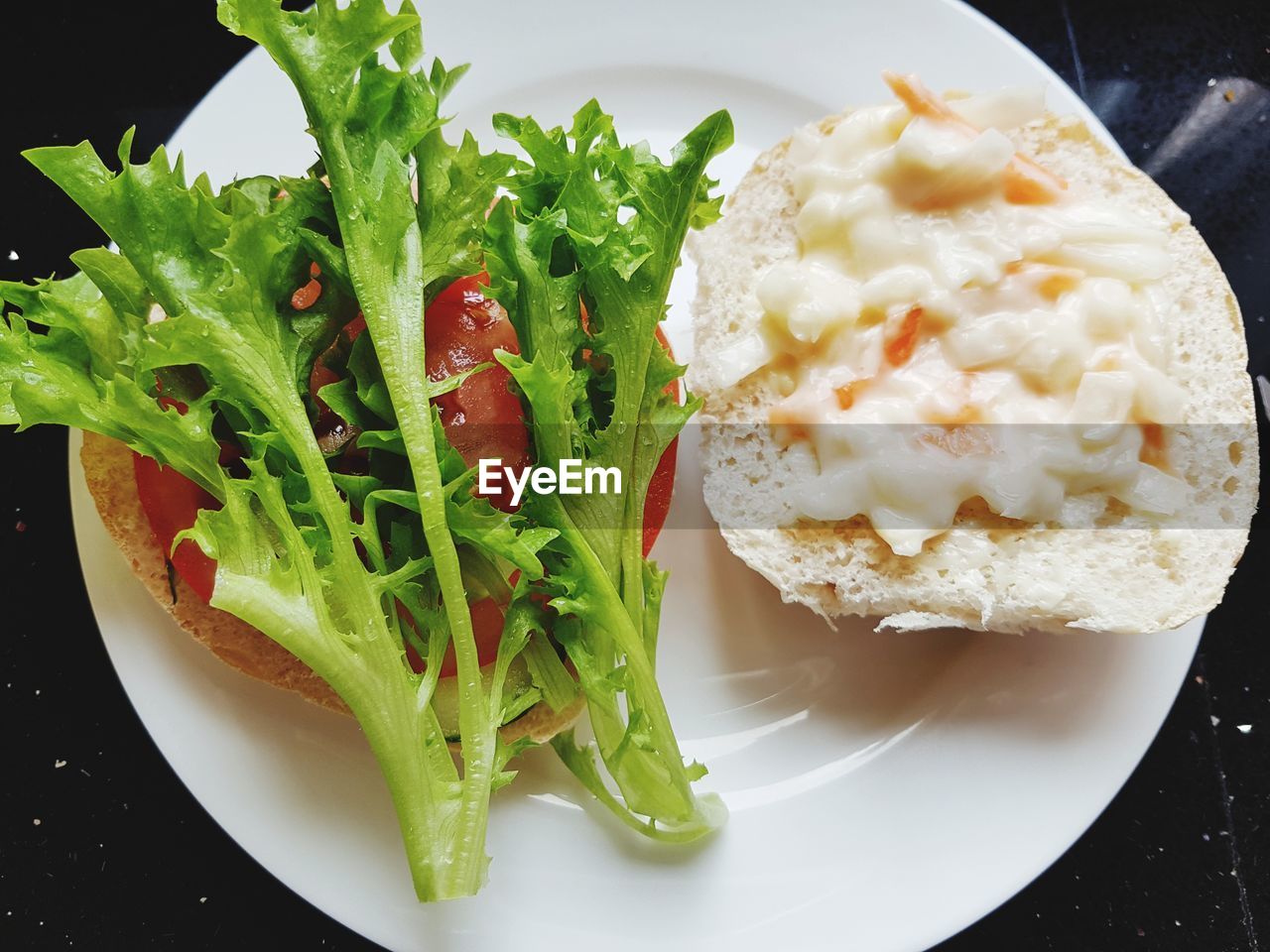 HIGH ANGLE VIEW OF BREAKFAST ON PLATE