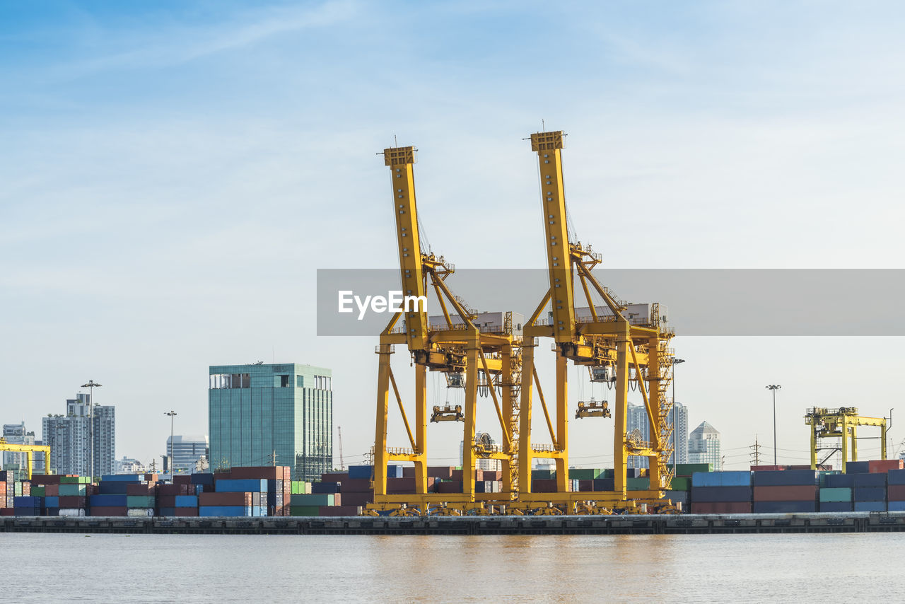 CRANES AT COMMERCIAL DOCK