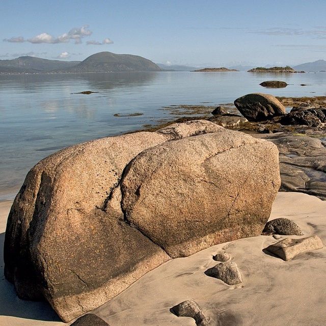 ROCKS ON SHORE