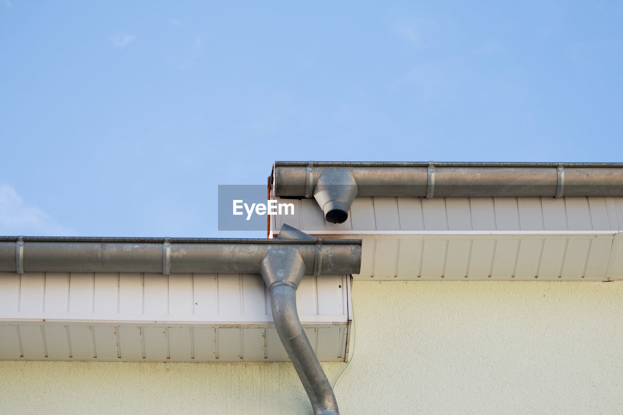 Gutter incorrectly installed, botch on construction